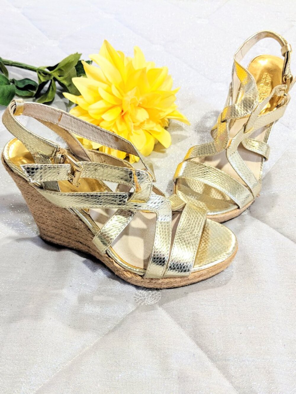 *MICHAEL KORS Gold Wedge Sandals Sz 7M